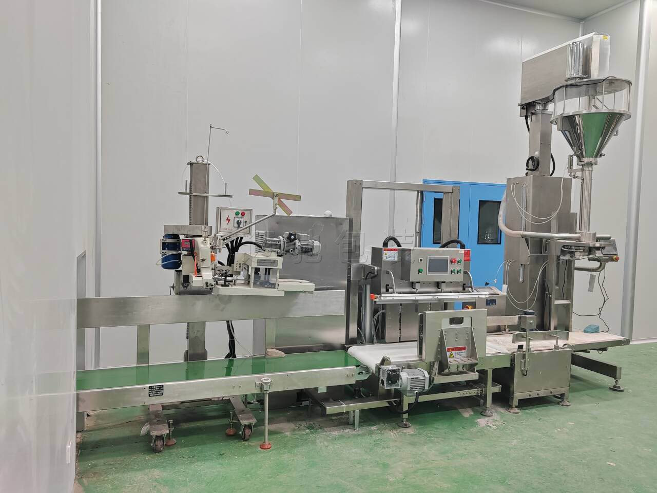 底充式炭黑包裝機(jī)實(shí)現(xiàn)粉塵控制與高精度灌裝